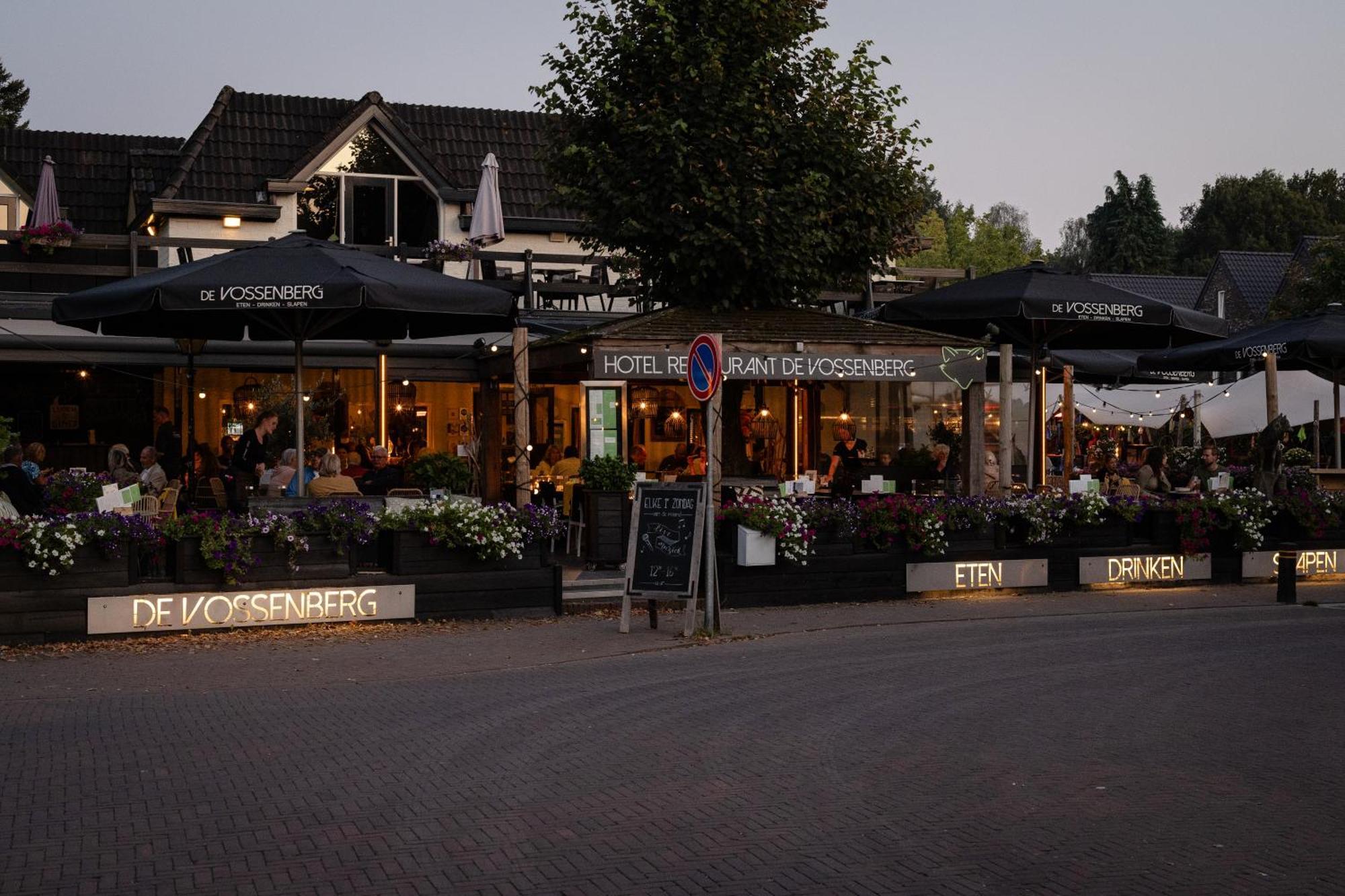 Hotel Restaurant 'De Vossenberg' Vierhouten Exterior photo